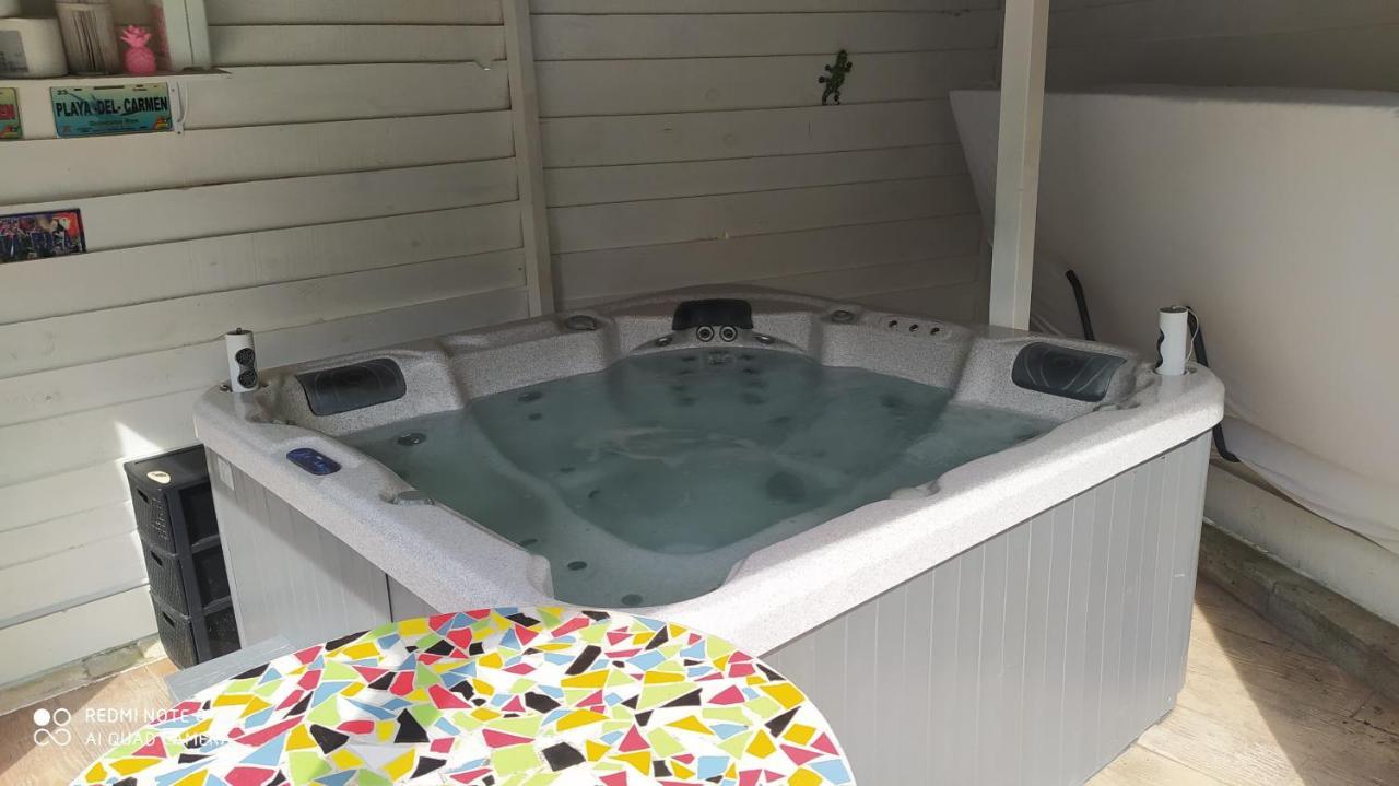 Appartement Tout Confort Au Calme Avec Jacuzzi Mouguerre Eksteriør bilde